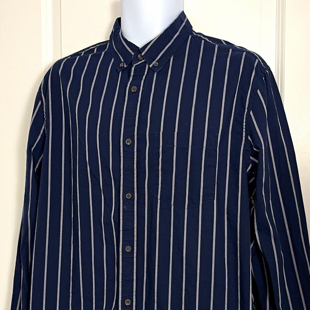 Banana Republic Slim Untucked mens L slim cotton button down shirt blue white